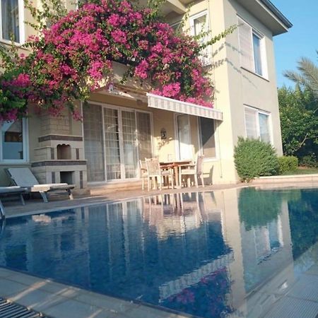 Goldcity Villa With Pool Kargicak  Exteriér fotografie